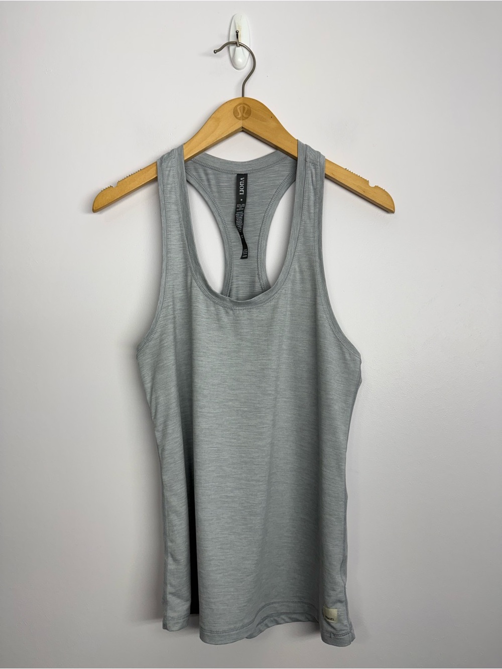 129: Vuori Lux Performance Tank Top Gray Heather Size Medium